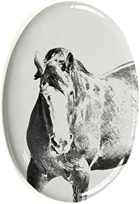 ארט דוג, מ.מ. קליידסדייל, מצבה סגלגלה מאריחי קרמיקה עם תמונה של סוס